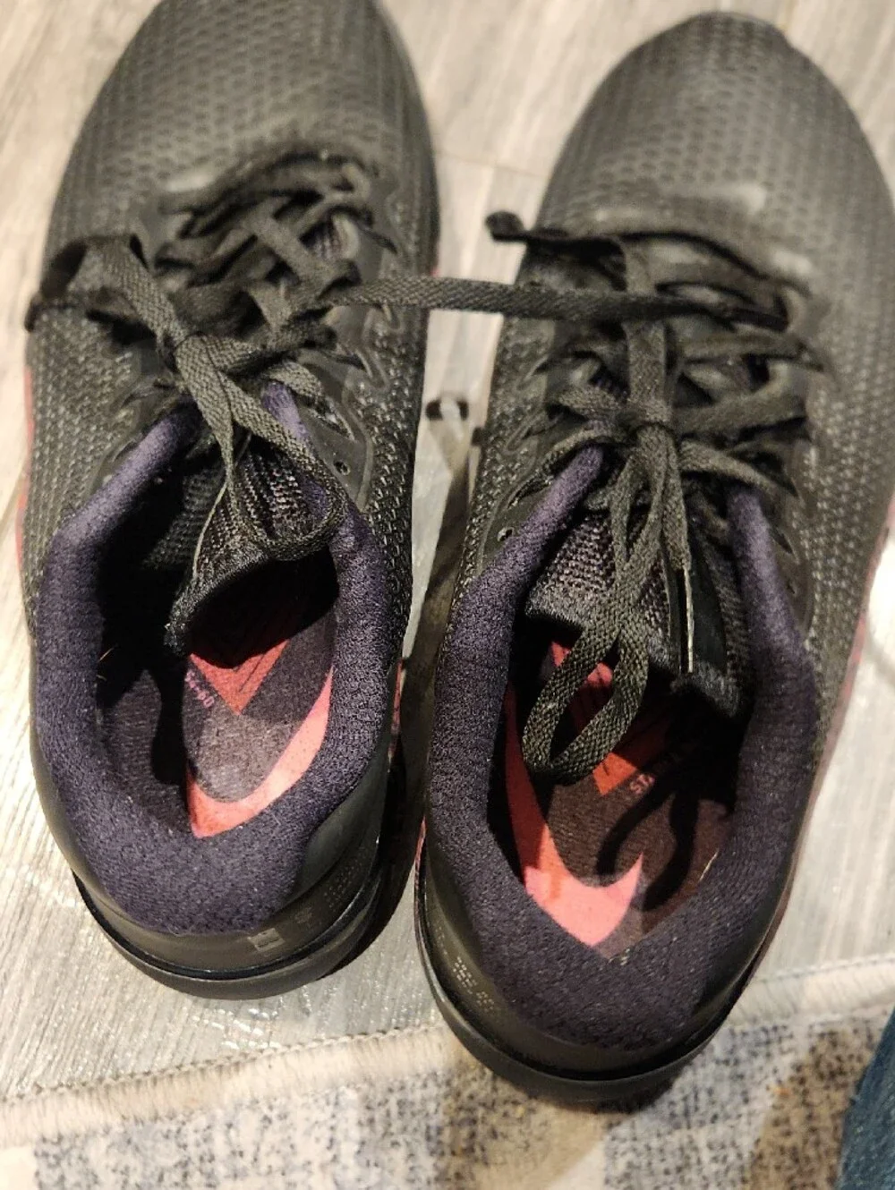 Nike Metcon Black Sneakers with Subtle Purple Accents Women's Sz 8